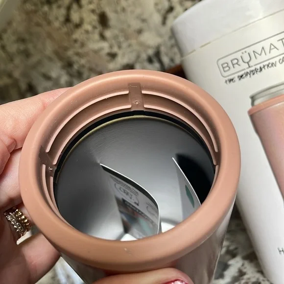 Brumate Hopsulator Slim in Glitter Rose Gold - Picture 8 of 9